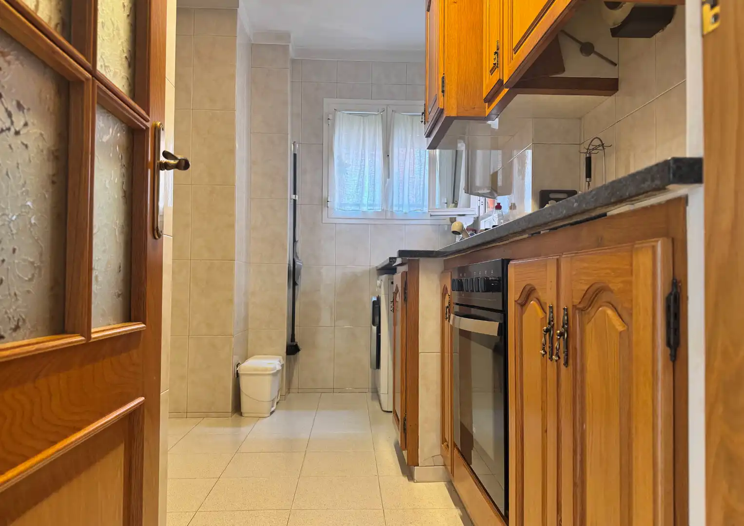 Cuina de Pis en venda en Girona amb Calefacció i Moblat