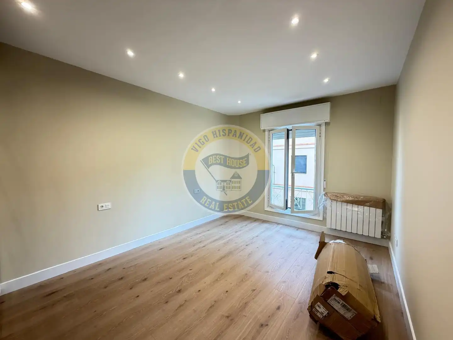 Piso de alquiler en Vigo  con Calefacción, Parquet y Amueblado