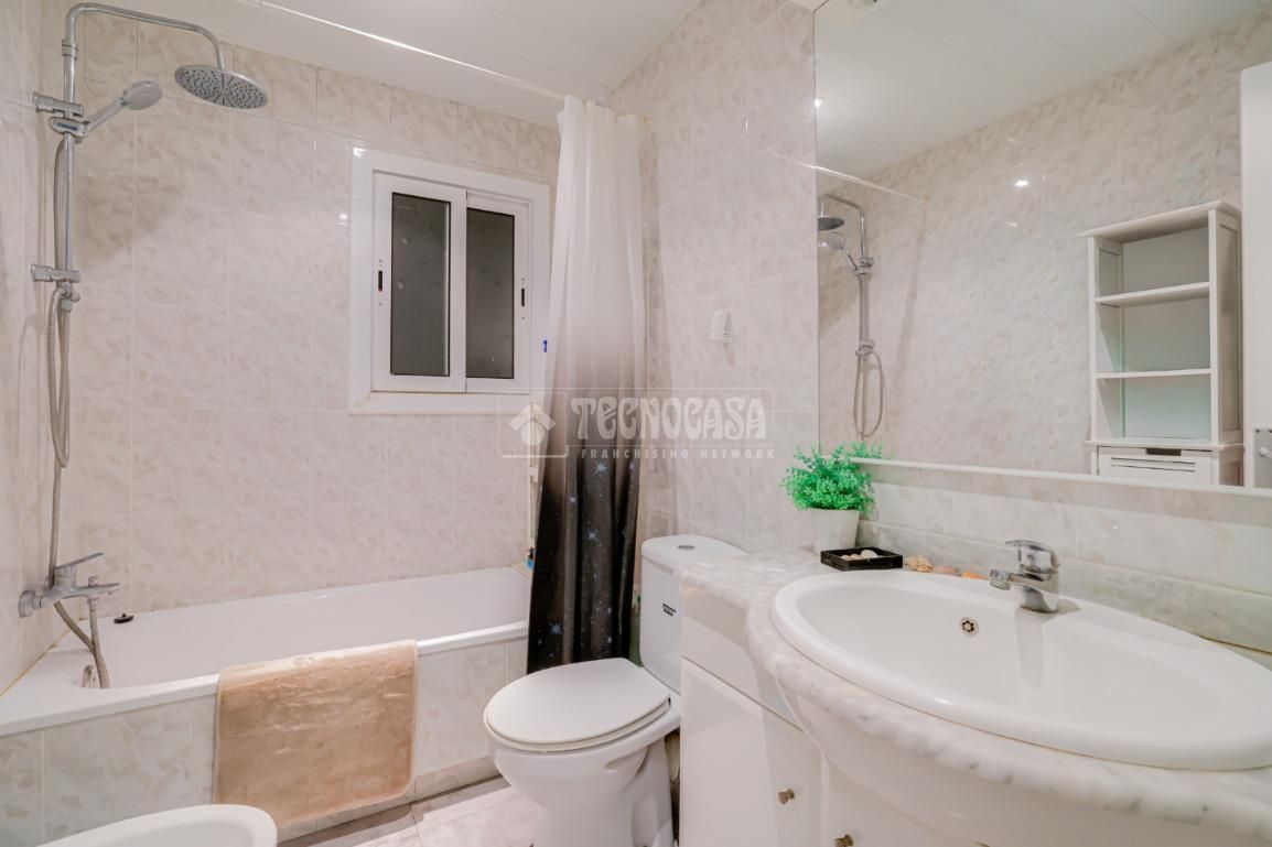 Piso en venta en Carrer de Joaquín Costa, Plaça Catalunya - Escola Industrial , Centre