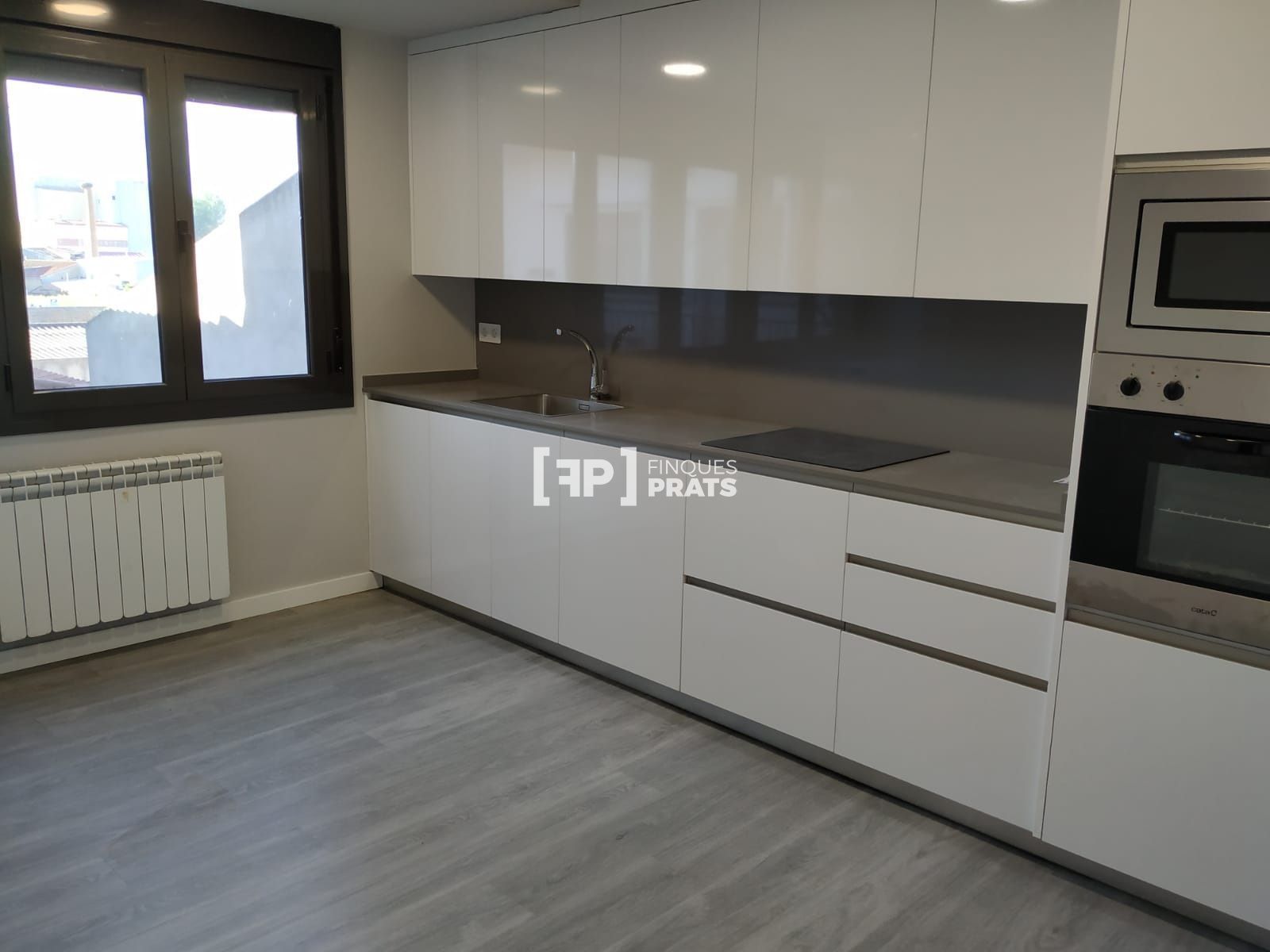 Cuina de Pis en venda en Bellpuig amb Calefacció, Terrassa i Traster