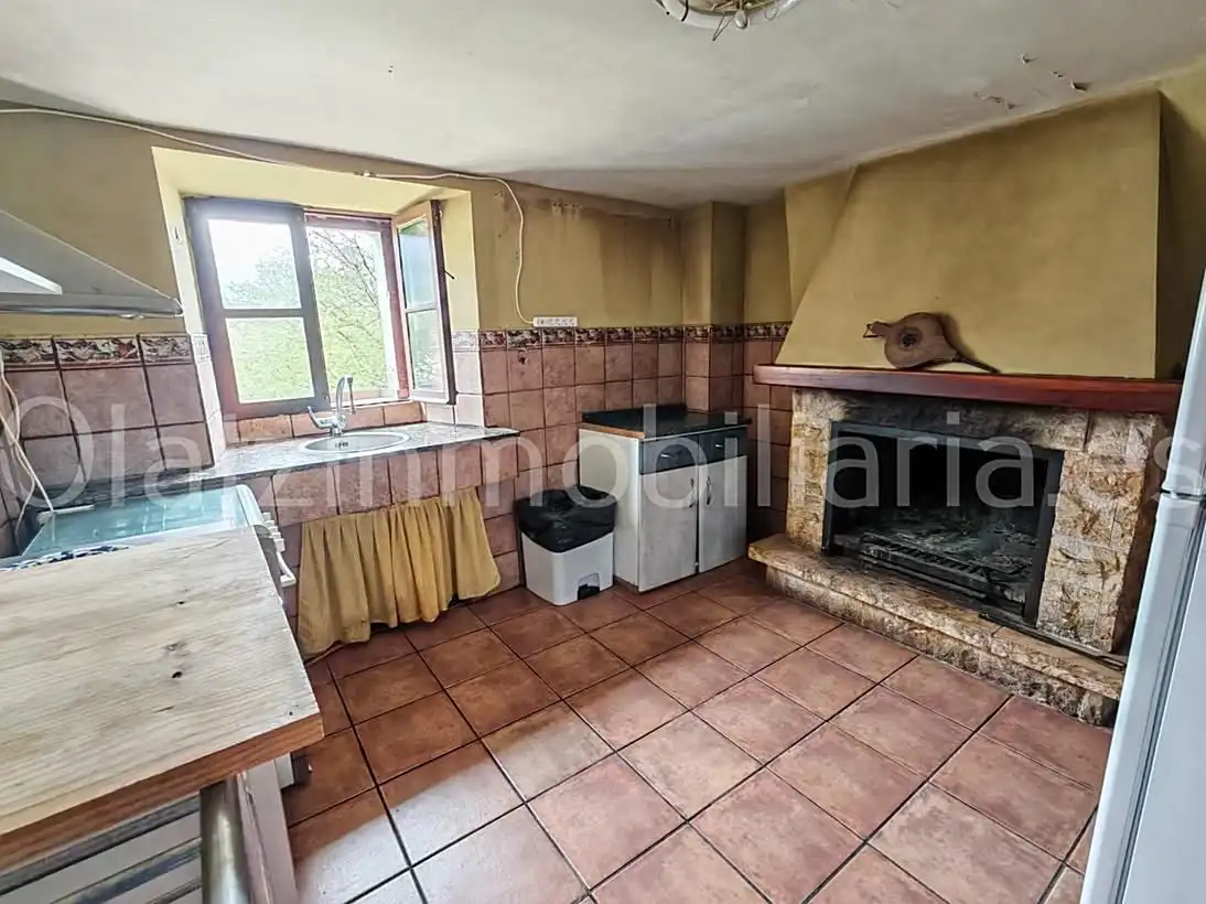 Cuina de Casa o xalet en venda en Valle de Mena amb Terrassa, Traster i Balcó