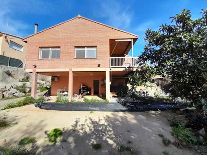 Vista exterior de Casa o xalet en venda en L'Ametlla del Vallès amb Terrassa i Piscina