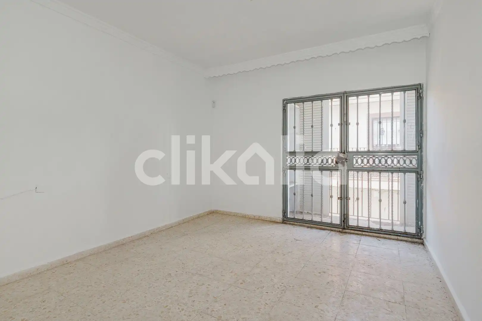 Flat for sale in  Sevilla Capital  with Terrace