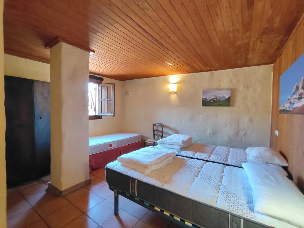 Dormitori de Casa o xalet en venda en Fanlo amb Calefacció, Jardí privat i Terrassa