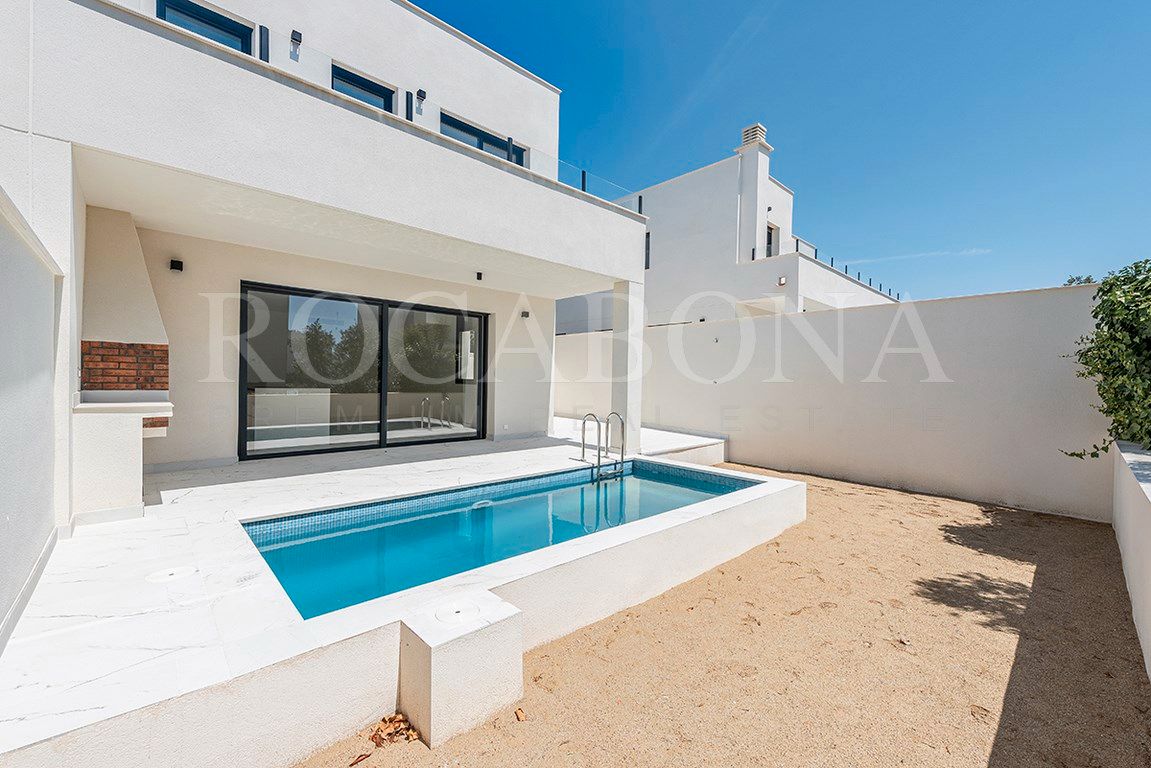 Exterior view of Single-family semi-detached for sale in Cambrils  with Air Conditioner, Heating and Swimming Pool