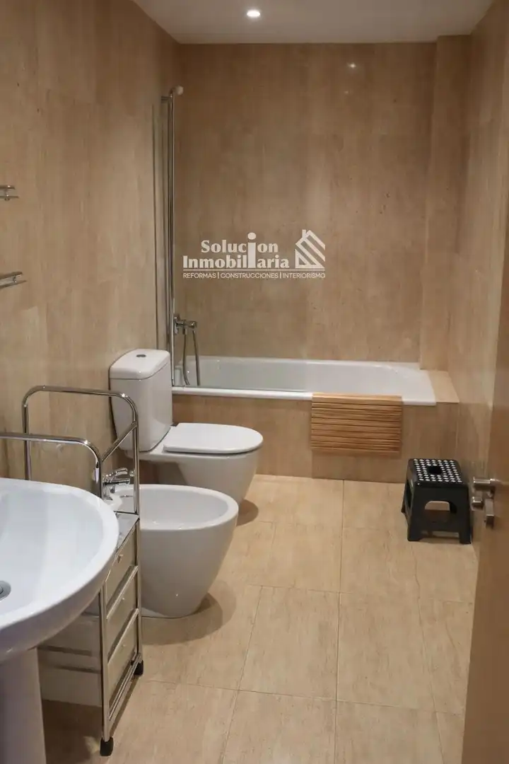 Bathroom of Flat for rent in Salamanca  with Heating, Terrace and Storage room