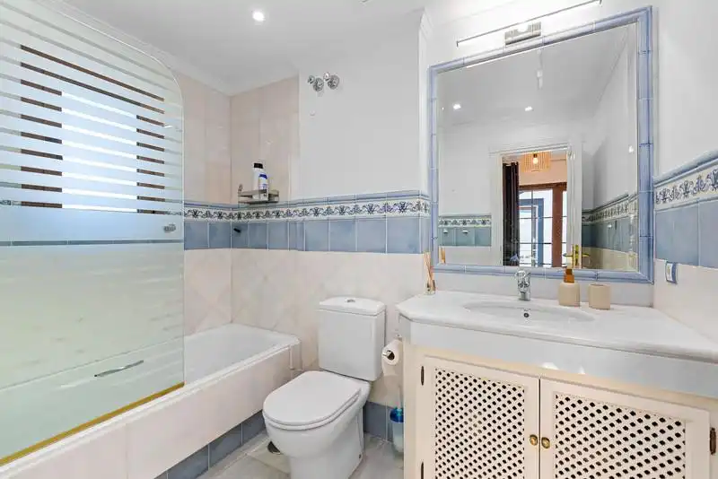 Bathroom of Houses for rent in Marbella  with Air Conditioner, Heating and Private garden