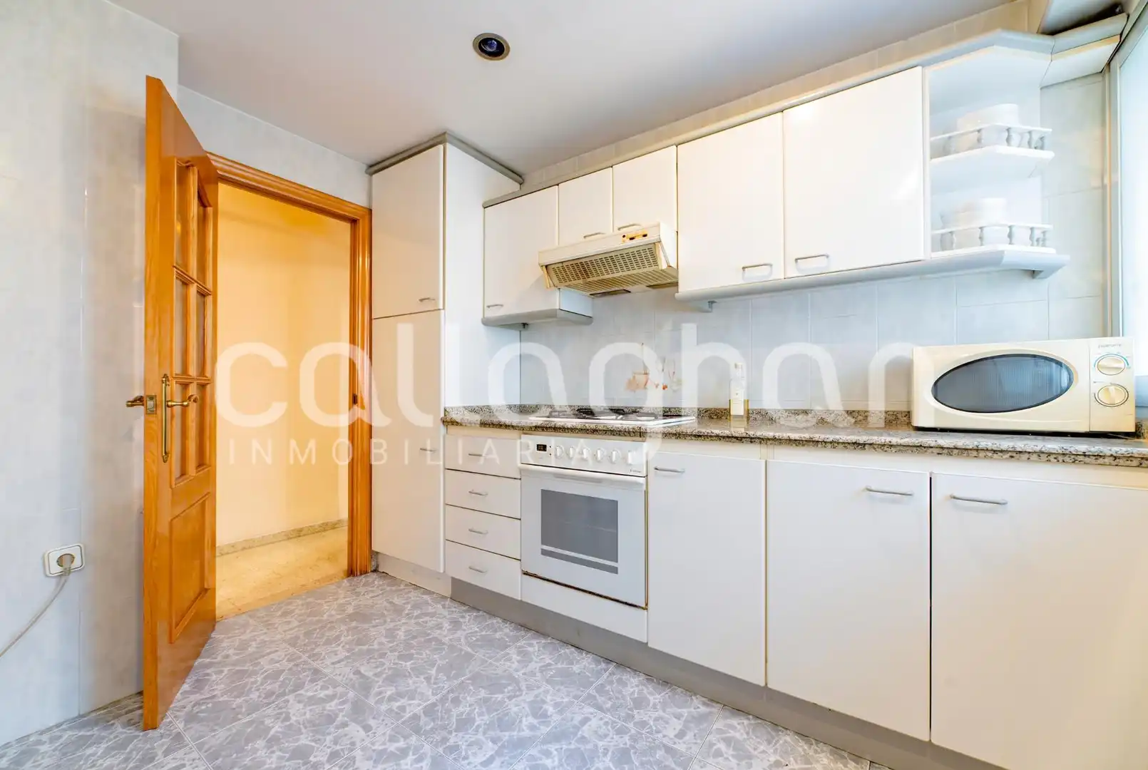 Cocina de Piso en venta en Valencia con Balcón