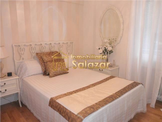 Bedroom of Apartment for sale in Bilbao   with Heating and Microwave