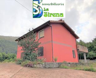 Vista exterior de Casa o xalet en venda en Castro-Urdiales amb Terrassa