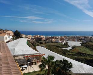 Vista exterior de Casa o xalet en venda en Vélez-Málaga amb Aire condicionat, Jardí privat i Terrassa