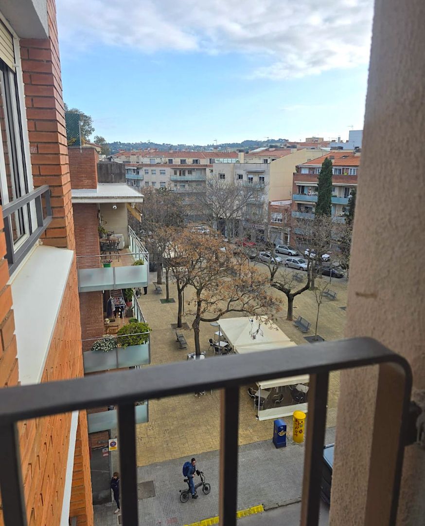 Vista exterior de Piso en venta en Terrassa con Calefacción y Amueblado
