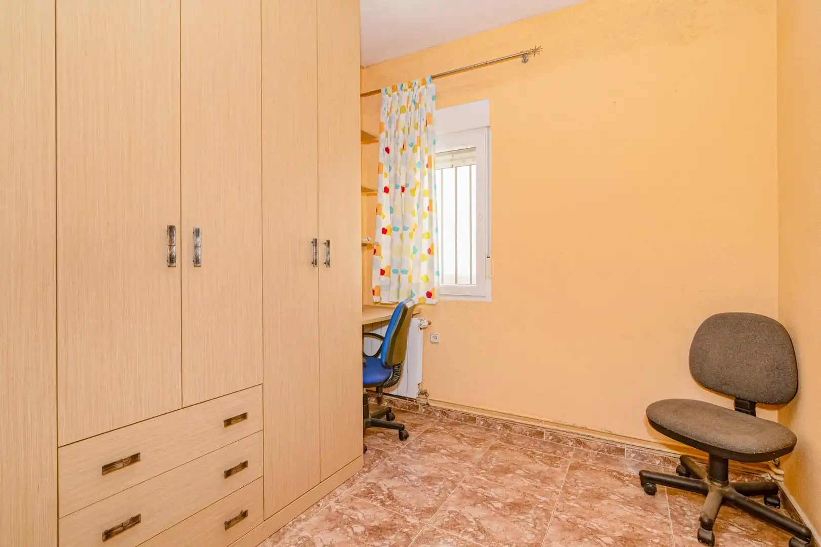 Habitación de Piso en venta en Granada con Calefacción y Amueblado