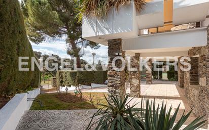 Vista exterior de Casa o xalet en venda en Batres amb Terrassa i Piscina