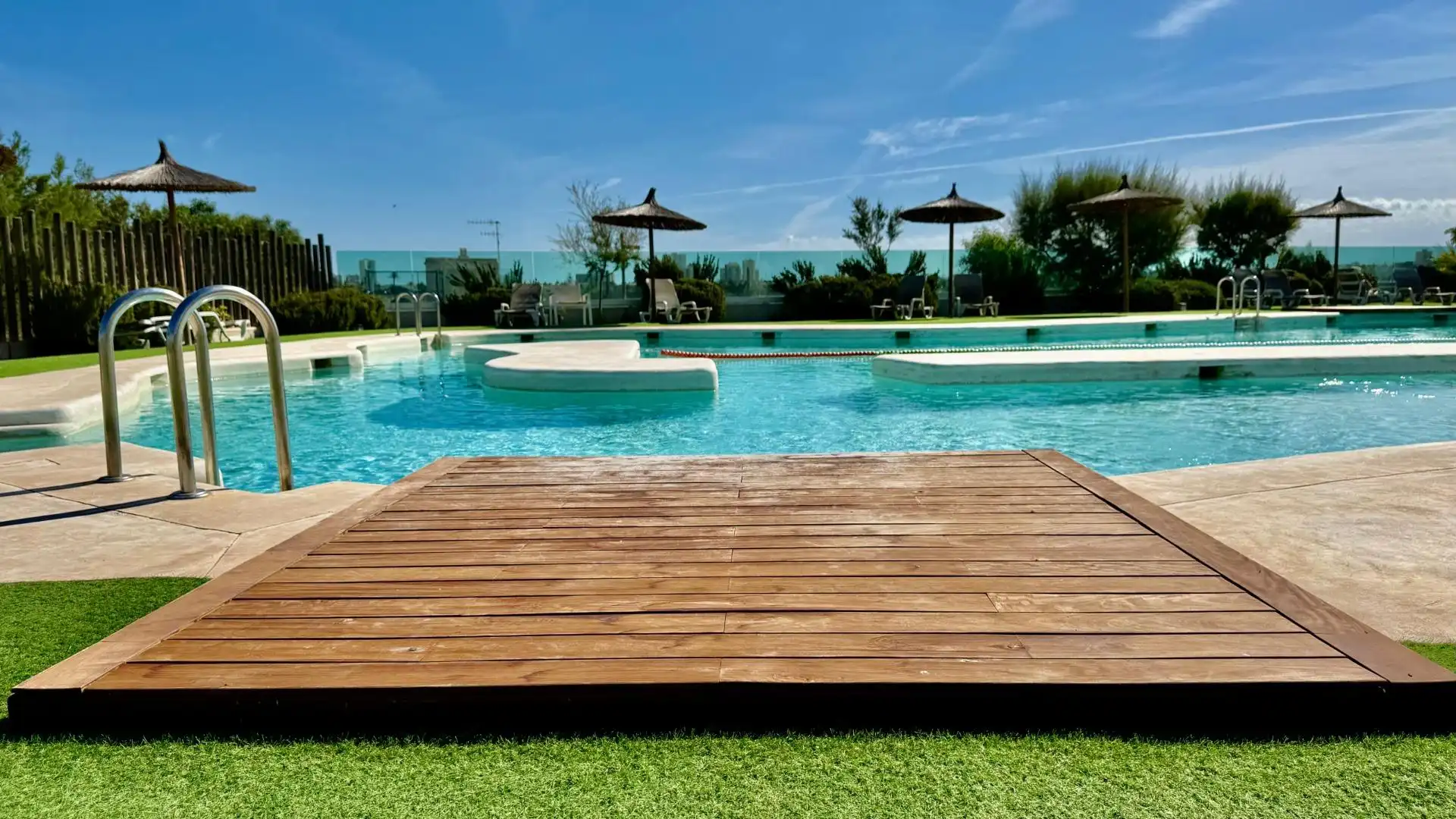 Swimming pool of Flat for sale in Cartagena  with Air Conditioner, Heating and Private garden