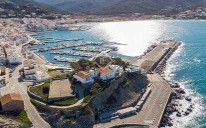 Vista exterior de Casa o xalet en venda en El Port de la Selva amb Piscina