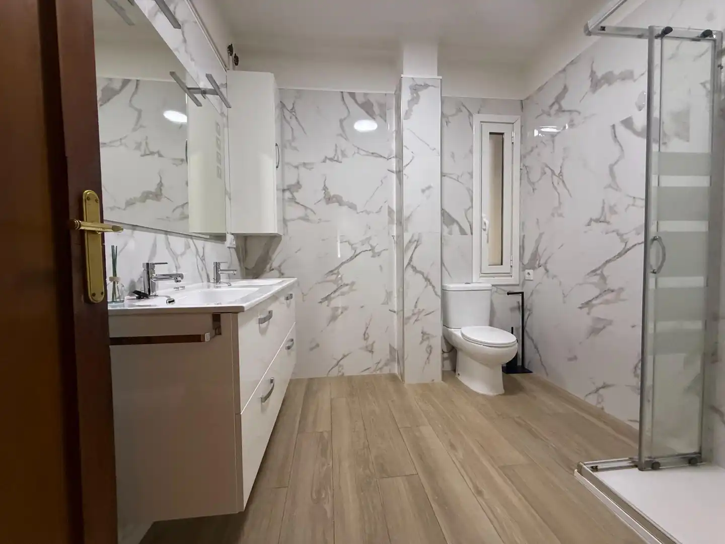 Flat with terrace to rent in Avenida HABANA, imagen 16