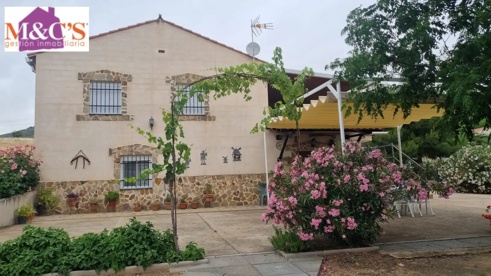 Exterior view of Houses for sale in Hinojosas de Calatrava  with Air Conditioner, Heating and Private garden