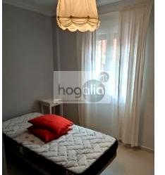 Bedroom of Flat to rent in  Sevilla Capital  with Air Conditioner, Terrace and Furnished