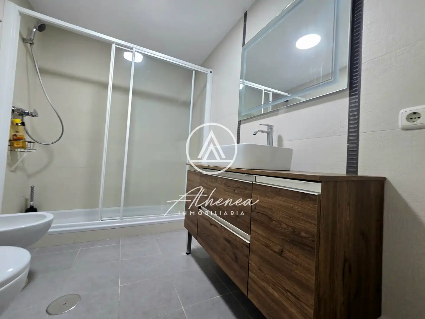 Baño de Piso en venta en Roquetas de Mar con Aire acondicionado, Calefacción y Terraza