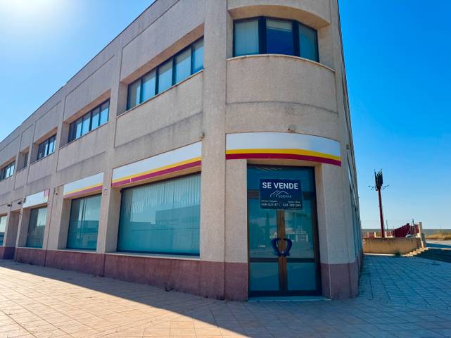Local comercial en Venta en  Av. de Castilleja de la Cuesta, 16 en Bollullos de la Mitación