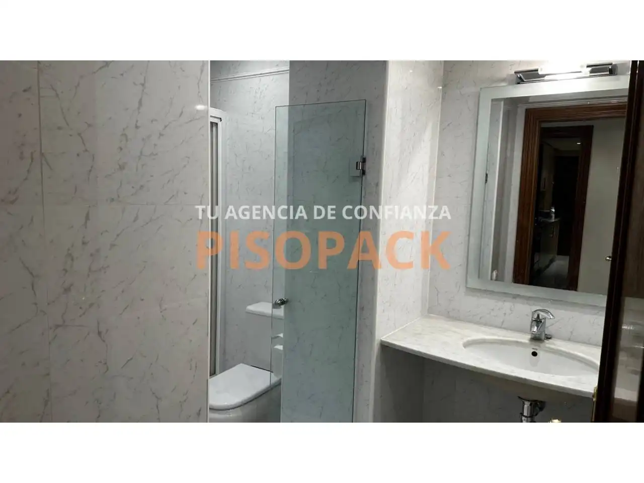 Baño de Piso en venta en  Pamplona / Iruña con Calefacción, Terraza y Balcón