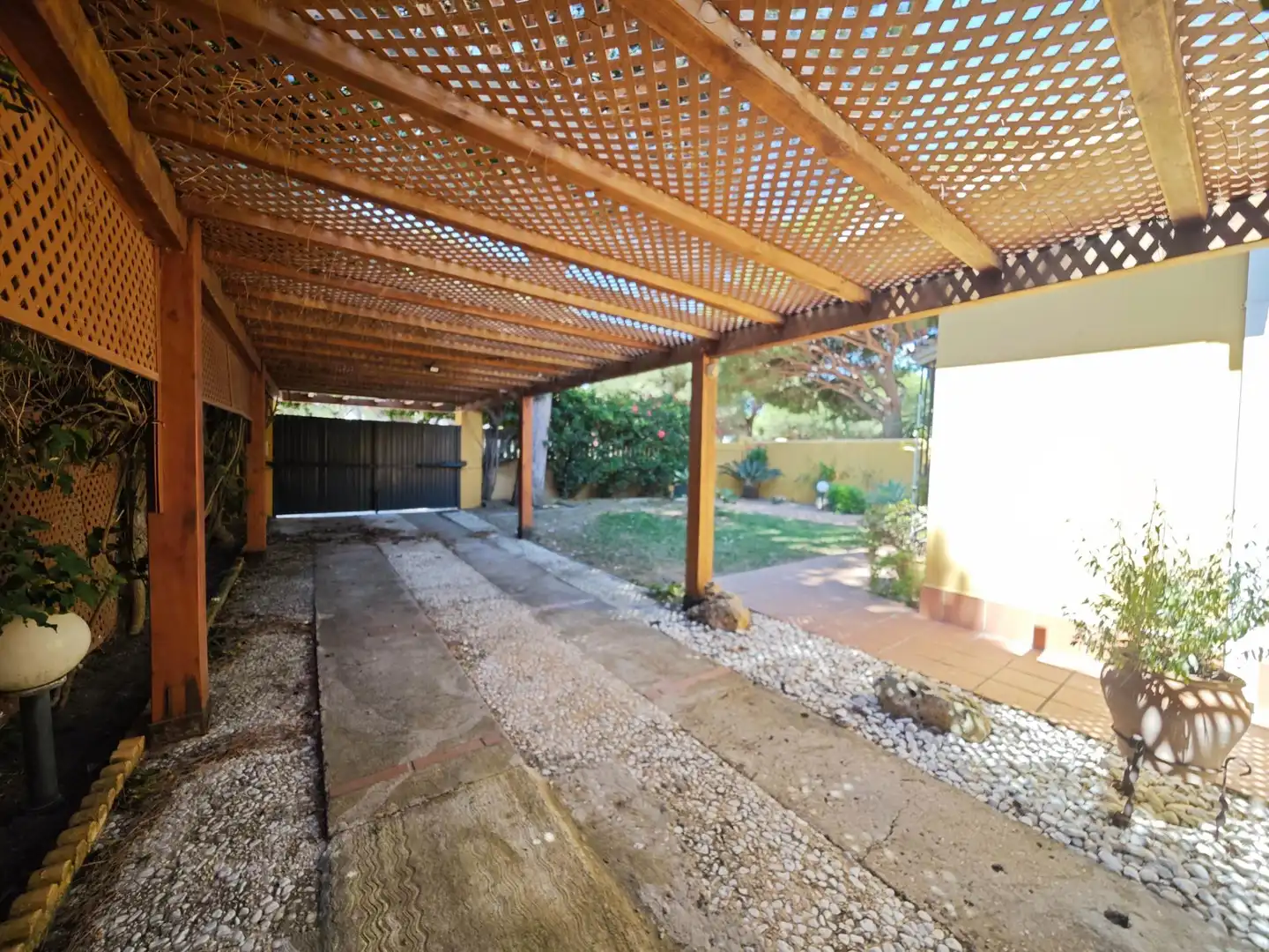 Jardí de Casa o xalet en venda en Chiclana de la Frontera amb Calefacció, Piscina i Moblat