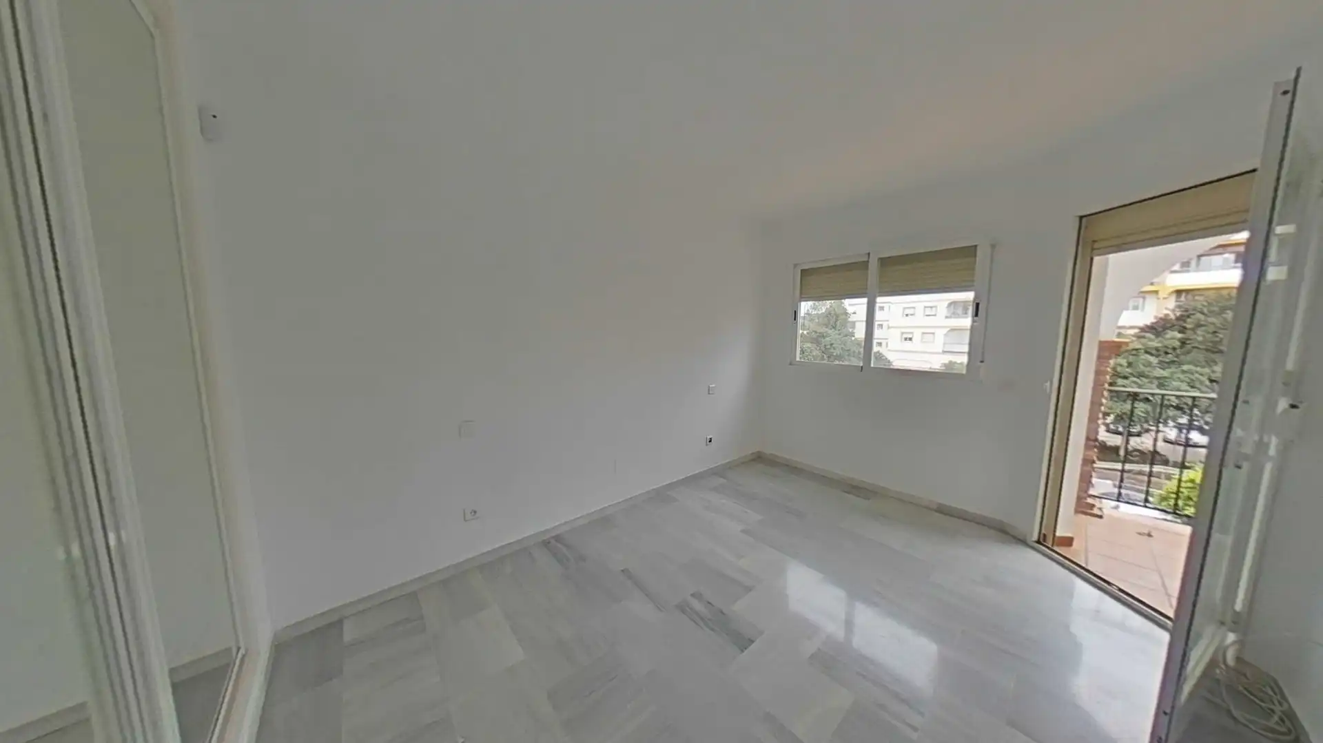 Schlafzimmer von Dachboden zum Verkauf in Mijas mit Abstellraum und Schwimmbad