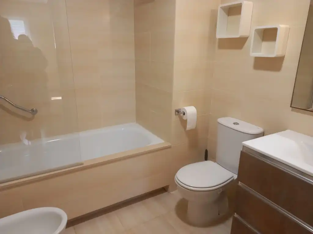 Bathroom of Flat for rent in Paterna