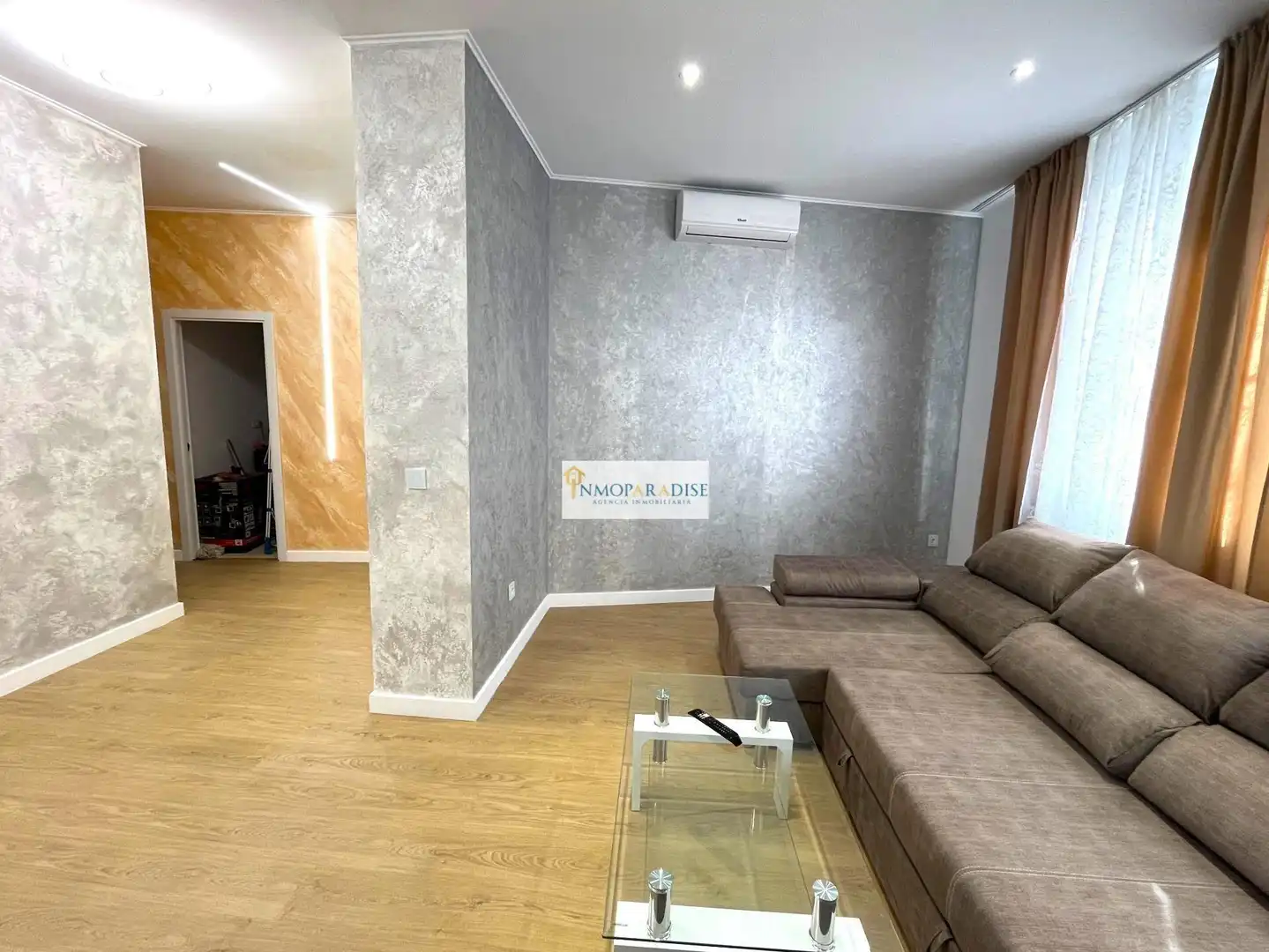 Wohnzimmer von Erdgeschoss zum Verkauf in Alicante / Alacant mit Klimaanlage, Heizung und Möbliert
