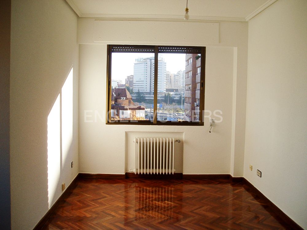 Bedroom of Apartment to rent in  Madrid Capital  with Air Conditioner, Heating and Parquet flooring