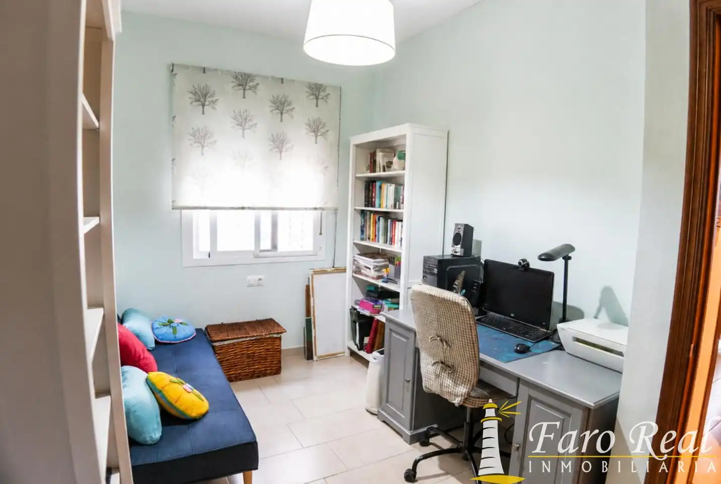 Sala d'estar de Planta baixa en venda en Sanlúcar de Barrameda amb Aire condicionat i Moblat