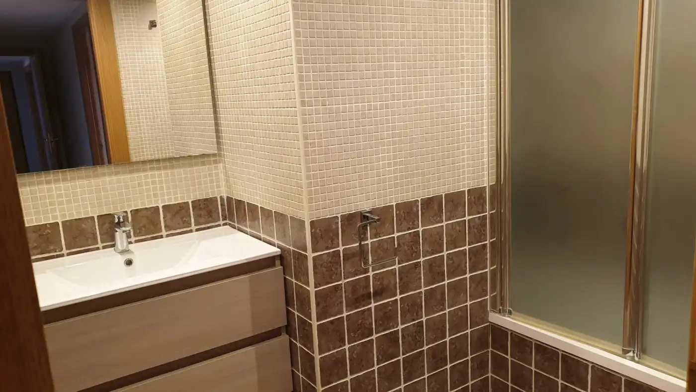 Bathroom of Flat for rent in Alicante / Alacant  with Air Conditioner, Terrace and Furnished