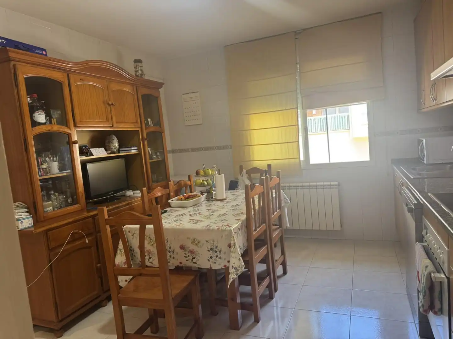 Esszimmer von Einfamilien-Reihenhaus zum Verkauf in Guissona mit Heizung, Privatgarten und Ofen