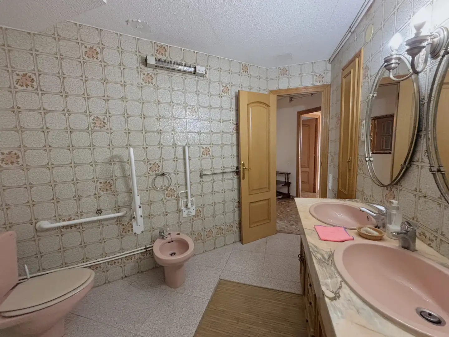 Bathroom of Flat for sale in Castellón de la Plana / Castelló de la Plana  with Air Conditioner, Heating and Terrace