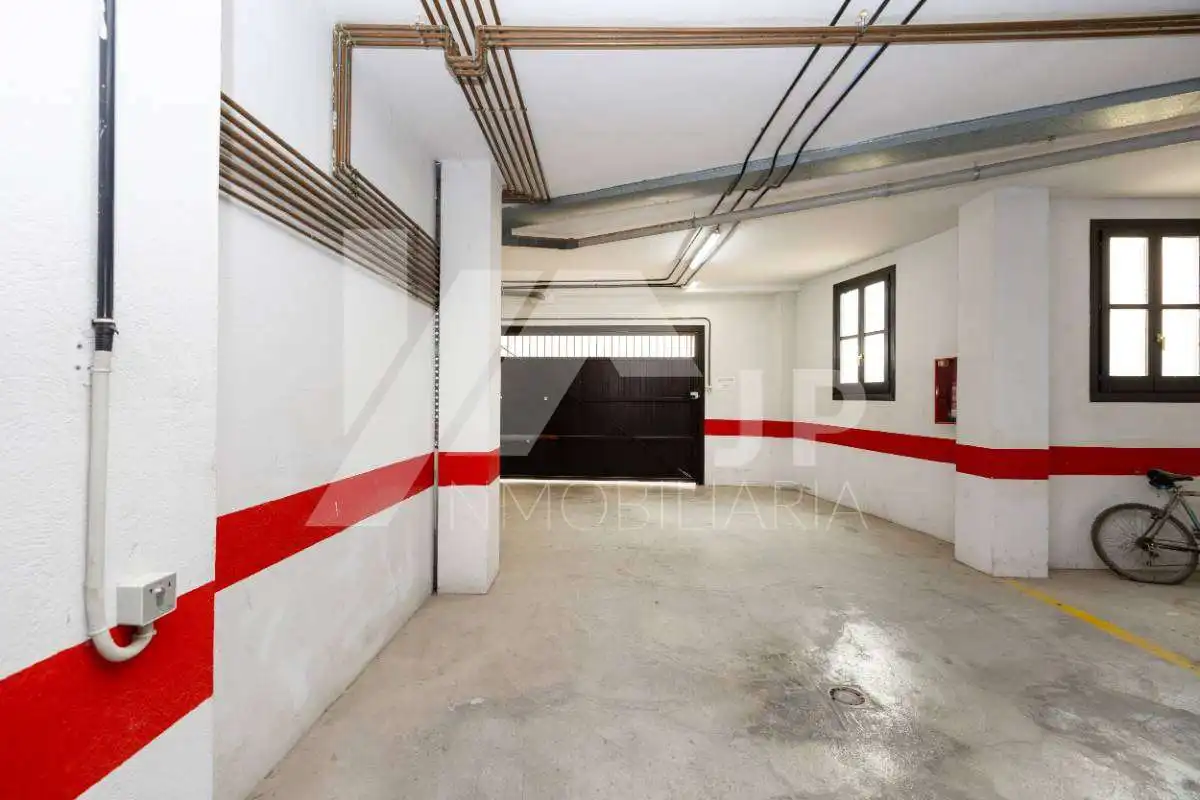 Parking of Duplexes for rent in Granada  with Heating, Furnished and Balcony