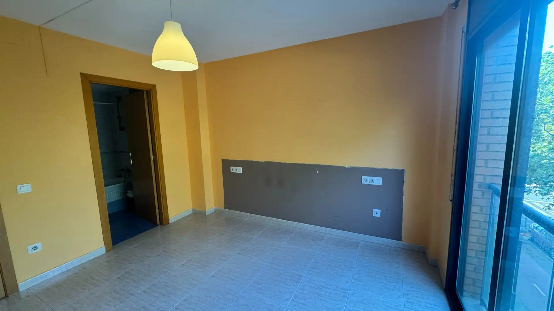 Wohnung zum Verkauf in Cambrils mit Klimaanlage, Privatgarten und Gemeinschaftspool