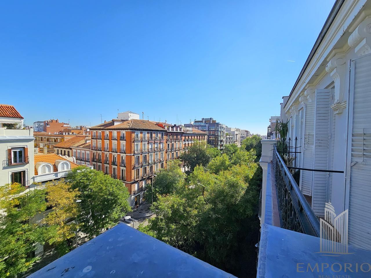 Exterior view of Attic to rent in  Madrid Capital  with Air Conditioner, Heating and Terrace