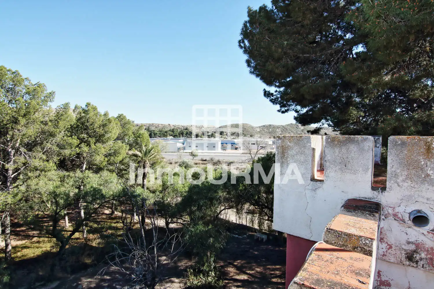 Casa o xalet en venda en Elda amb Jardí privat