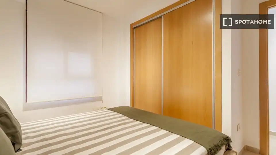 Bedroom of Flat for rent in Valencia  with Air Conditioner, Heating and Furnished