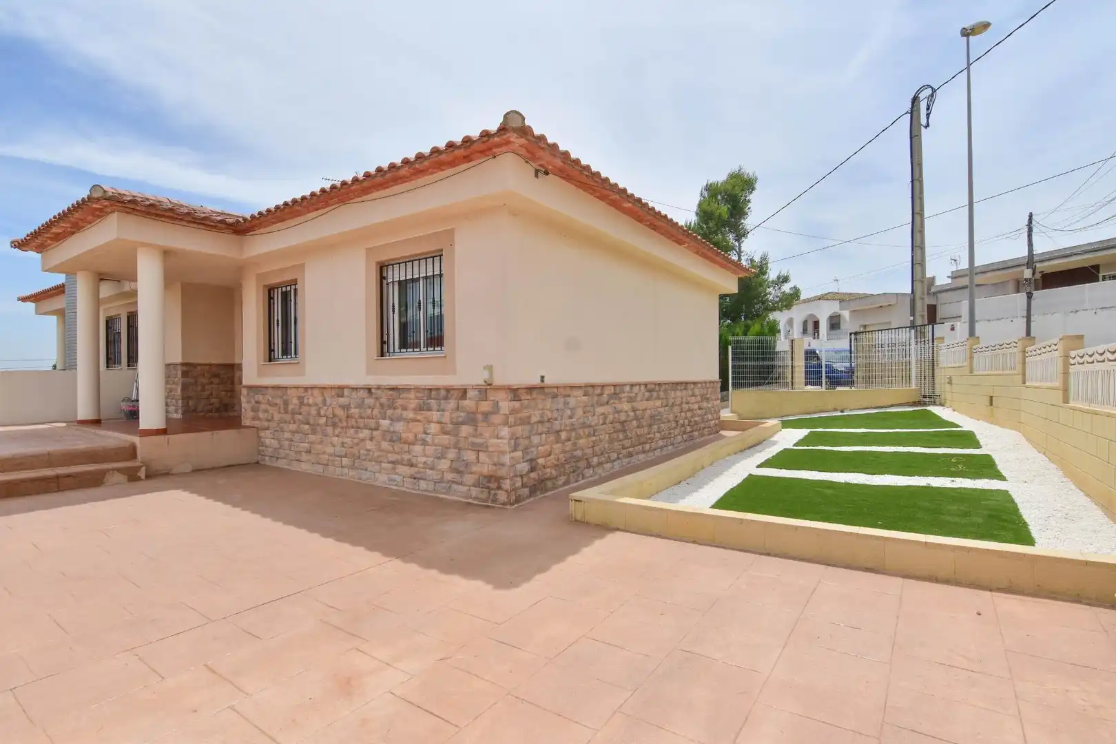Exterior view of Houses for sale in Catadau  with Air Conditioner, Heating and Terrace