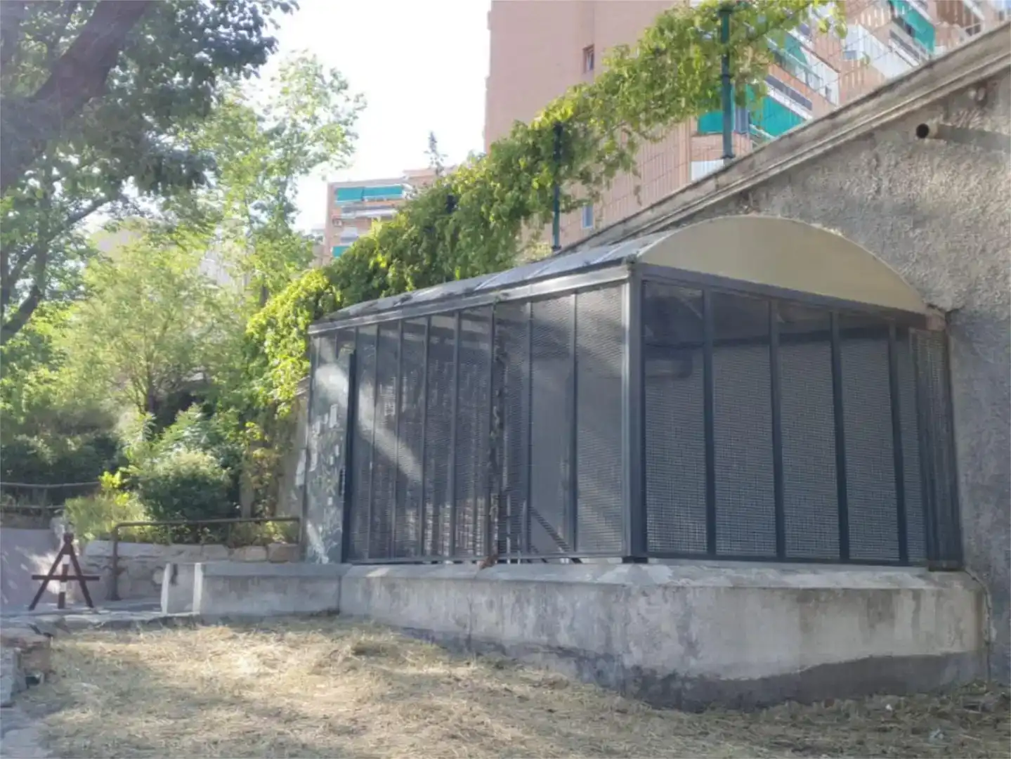 Exterior view of Garage for rent in Madrid