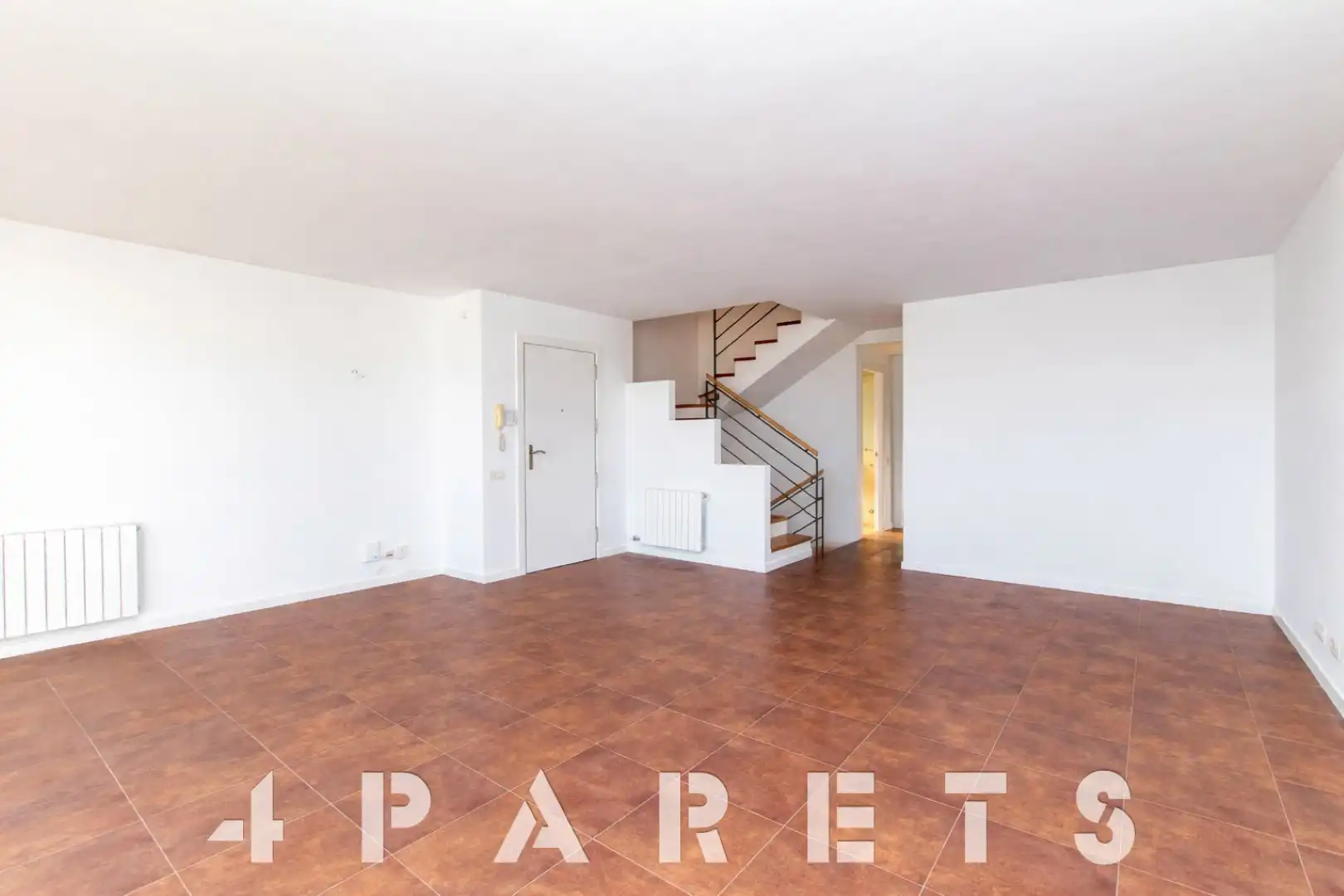 Einfamilien-Reihenhaus zum Verkauf in Santa Susanna mit Heizung, Privatgarten und Terrasse