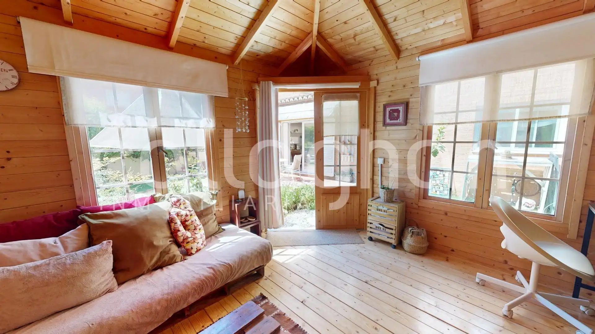 Living room of Ground floor for sale in Valencia  with Air Conditioner, Private garden and Storage room