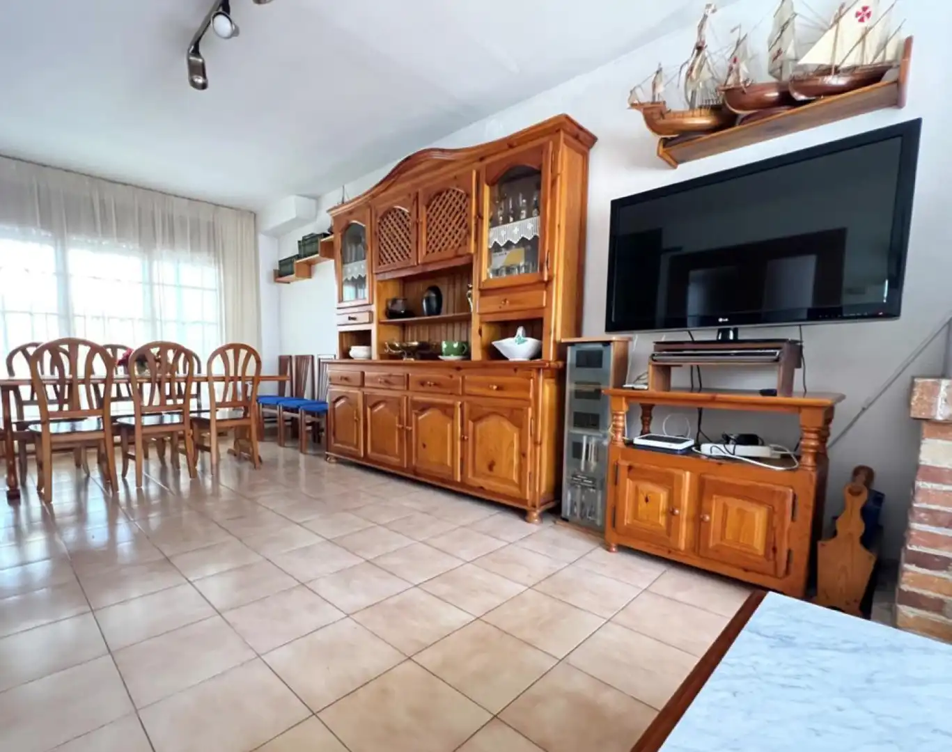 Sala d'estar de Casa adosada en venda en Arenys de Mar amb Terrassa