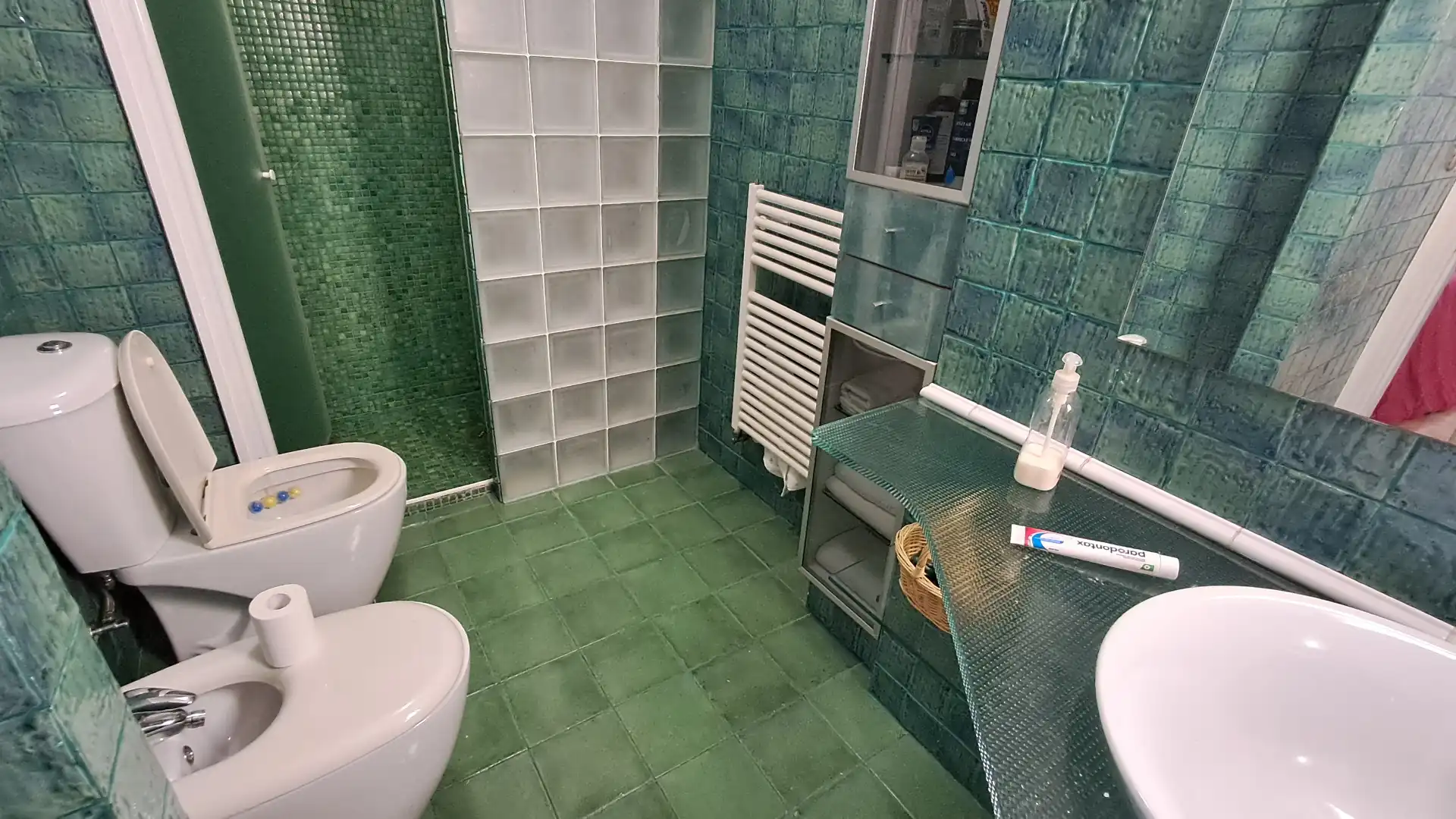 Bany de Àtic en venda en Vigo  amb Calefacció, Terrassa i Forn