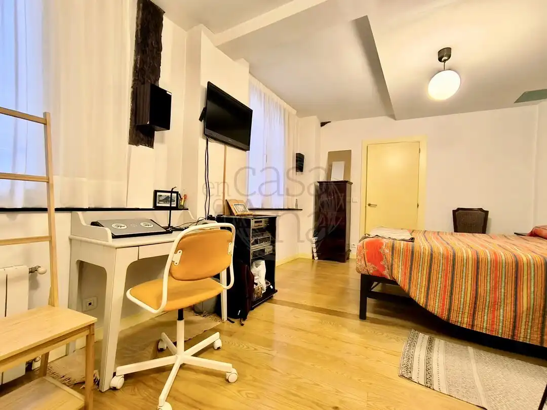 Habitación de Piso en venta en Bilbao  con Calefacción, Terraza y Balcón