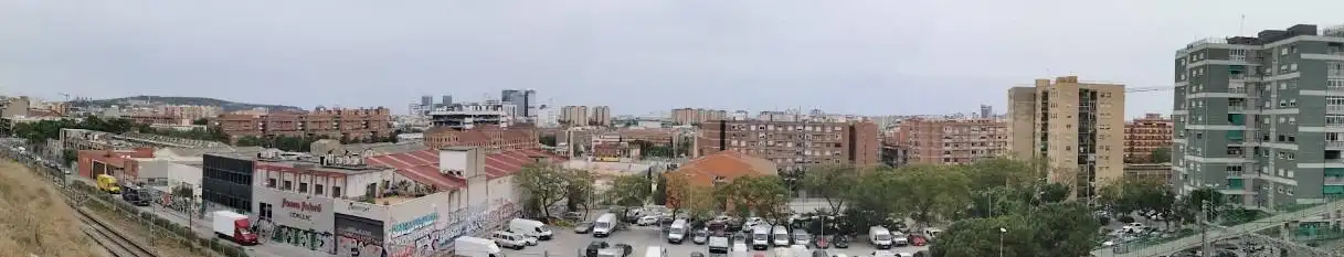 Vista exterior de Piso en venta en L'Hospitalet de Llobregat