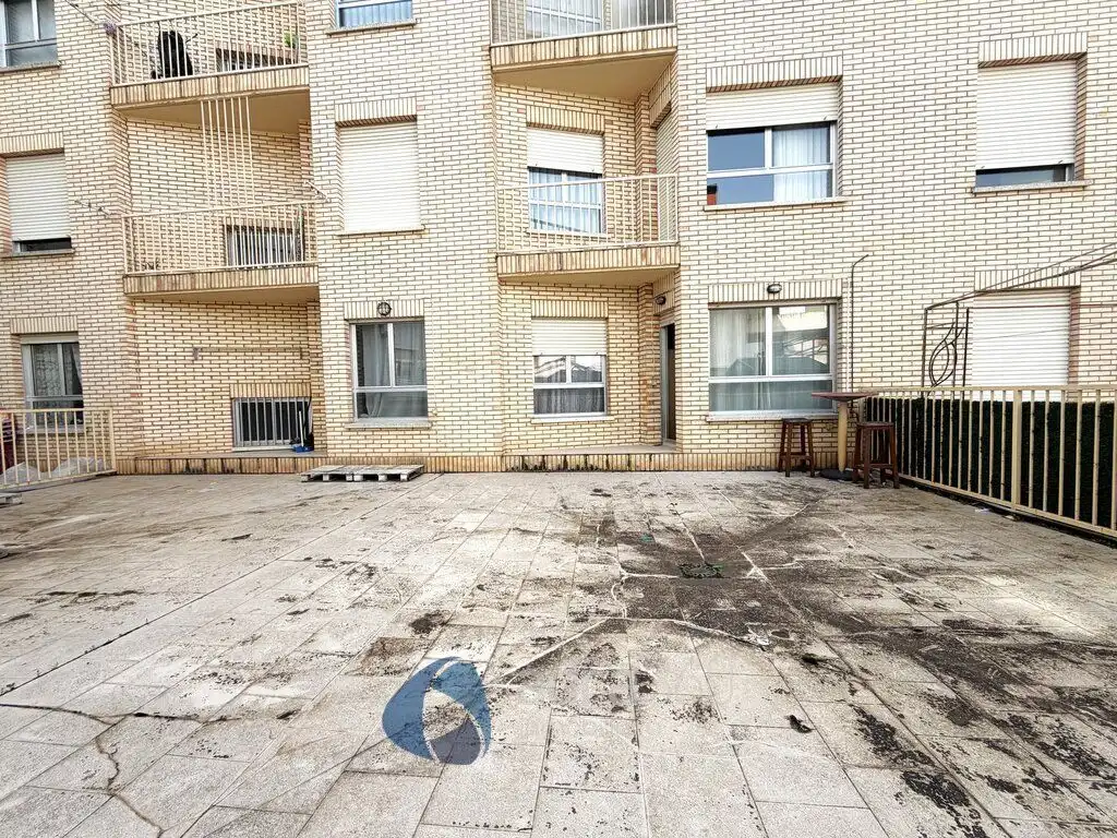 Vista exterior de Apartament en venda en  Logroño amb Calefacció, Terrassa i Traster