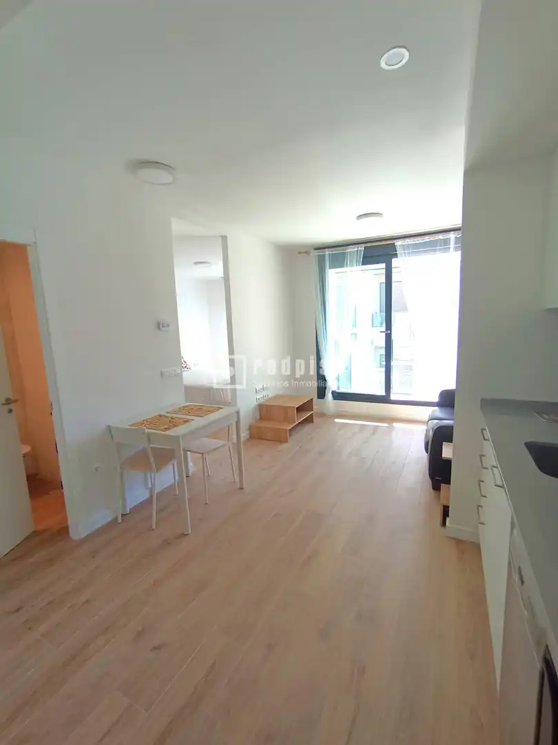 Bedroom of Flat for rent in Madrid  with Heating, Private garden and Terrace
